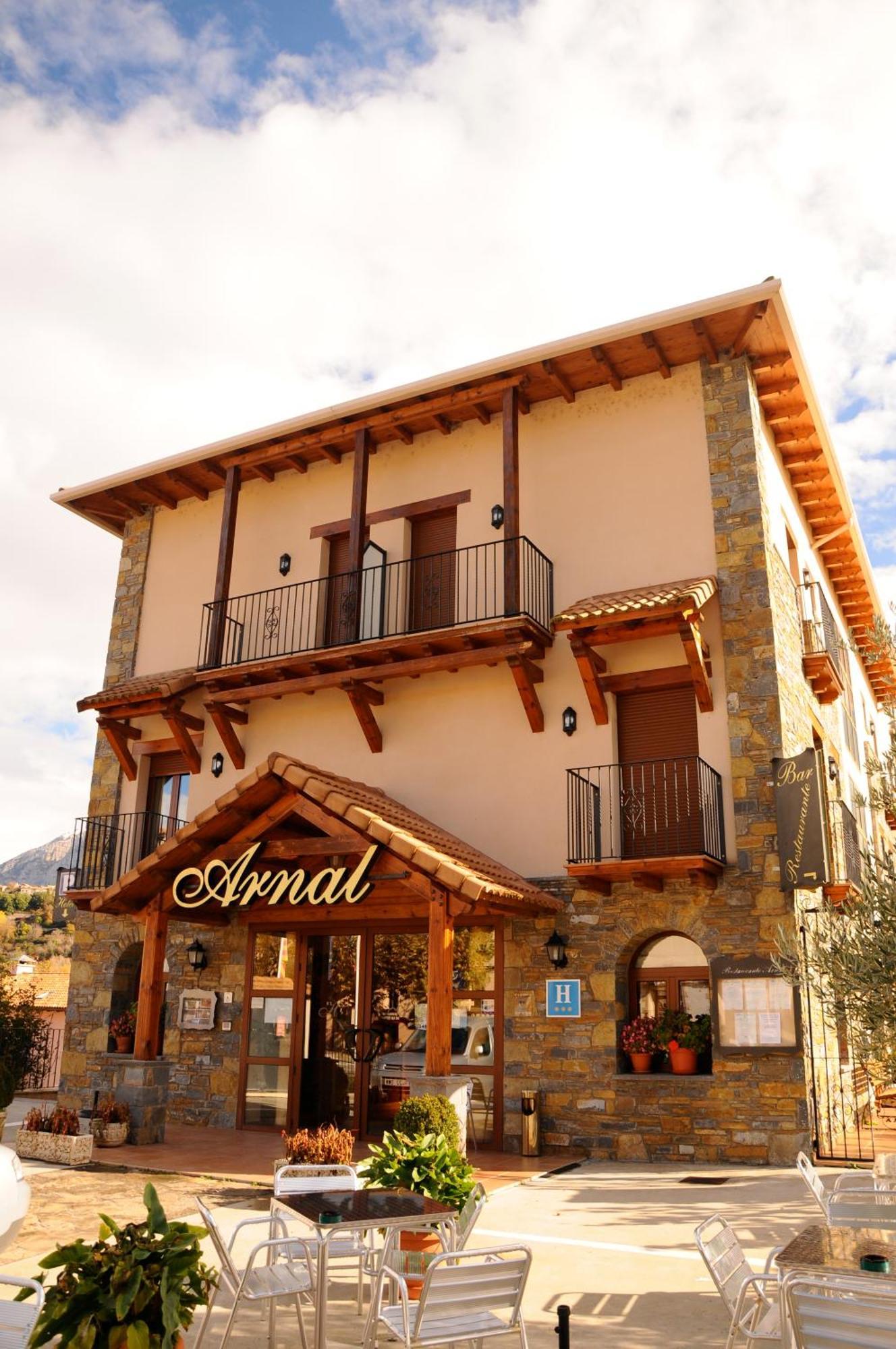 Hotel Arnal Ескалона Екстер'єр фото