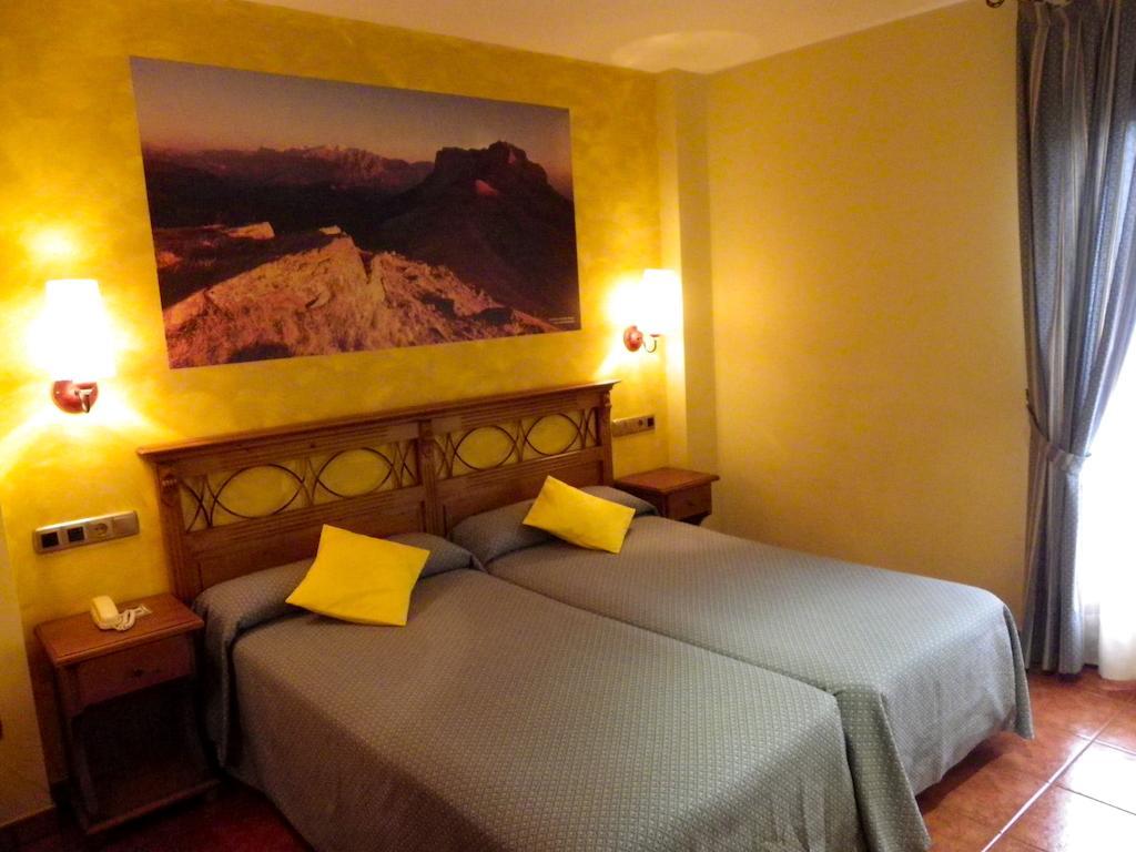 Hotel Arnal Ескалона Екстер'єр фото