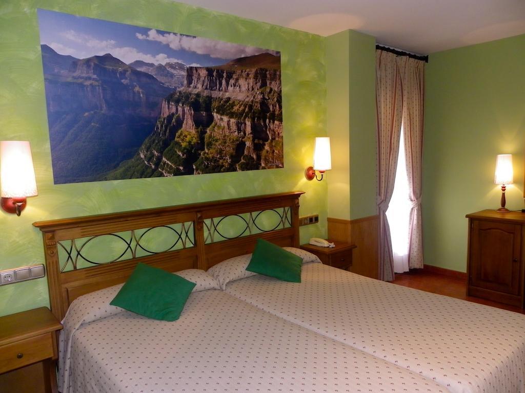 Hotel Arnal Ескалона Екстер'єр фото