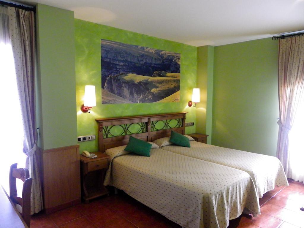 Hotel Arnal Ескалона Екстер'єр фото